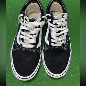 VANS Old Skool Black and White-Size Men 9.5